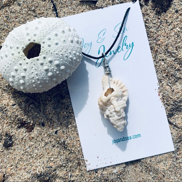 Caribbean Seashell Necklace - Picture 5 of 5